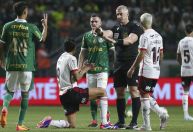 Em jogo tenso, Flamengo perde para Palmeiras, mas avança na Copa do Brasil