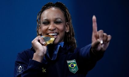 "Fenomenal", "orgulho": Lula e ministros comemoram ouro de Rebeca Andrade em Paris 2024