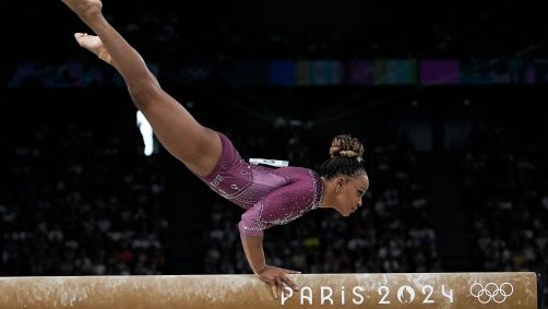 Rebeca Andrade na final olímpica da trave em Paris 2024