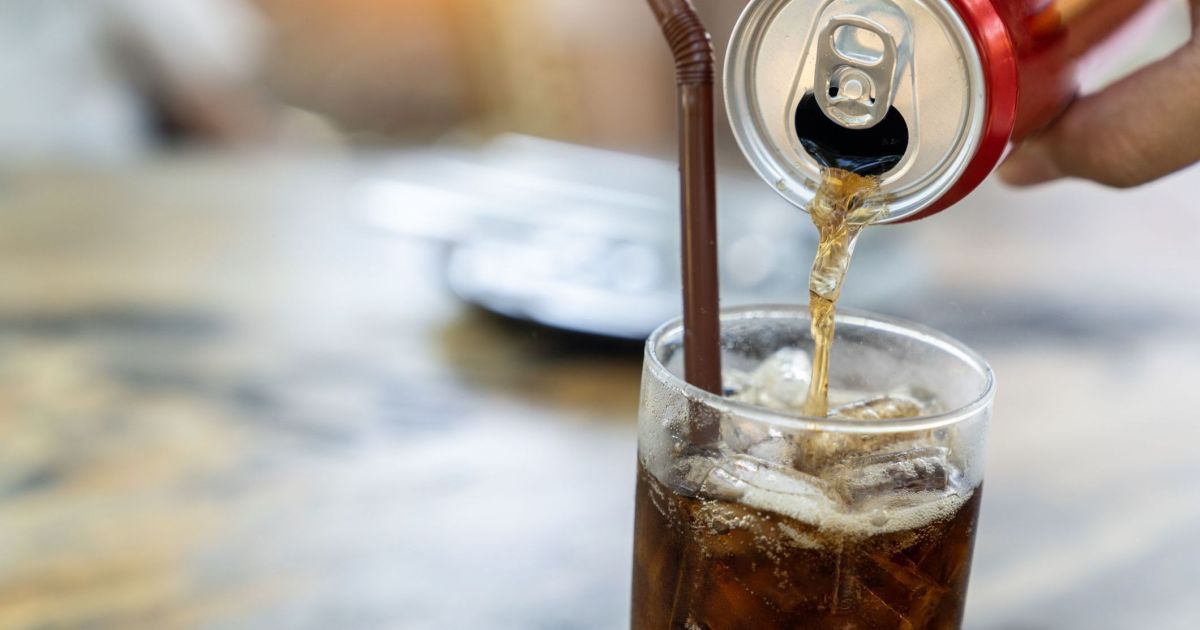 Refrigerante zero oferece um risco maior de gordura no fígado que o normal | CNN Brasil