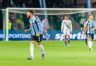 Titular do Grêmio se despede e fica livre no mercado: "Pela porta da frente"