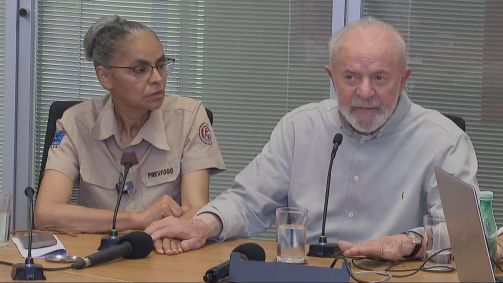 Ministra do Meio Ambiente, Marina Silva, e o presidente da República, Luiz Inácio Lula da Silva (PT), durante reunião para tratar sobre incêndios criminosos no estado de São Paulo, em Brasília, 25 de agosto de 2024
