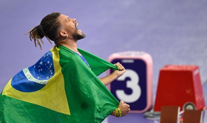 Ricardo Mendonça é ouro na Paralimpíada de Paris