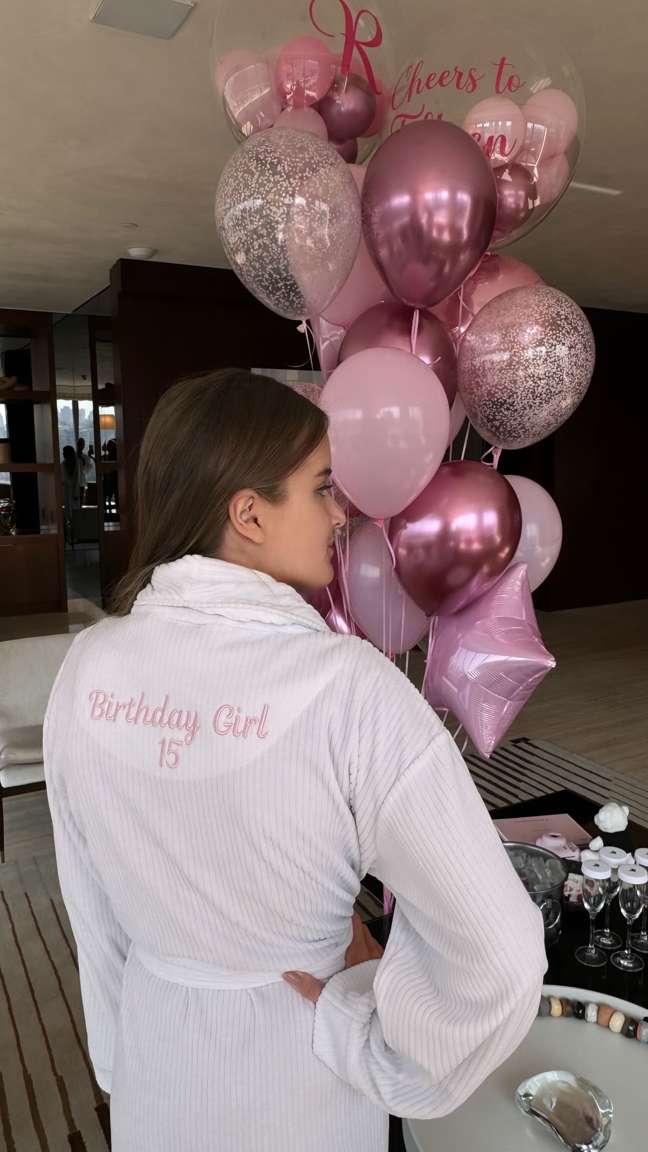 Rafaella Justus mostra roupão personalizado para festa de 15 anos • Instagram/Rafaella Justus