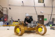 Rover da Nasa projetado para procurar água na Lua aguarda salvação