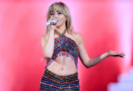 Sabrina Carpenter diz que acha surreal que Adele conheça suas músicas