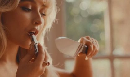 Jenna Ortega aparece em teaser do novo clipe de Sabrina Carpenter; veja
