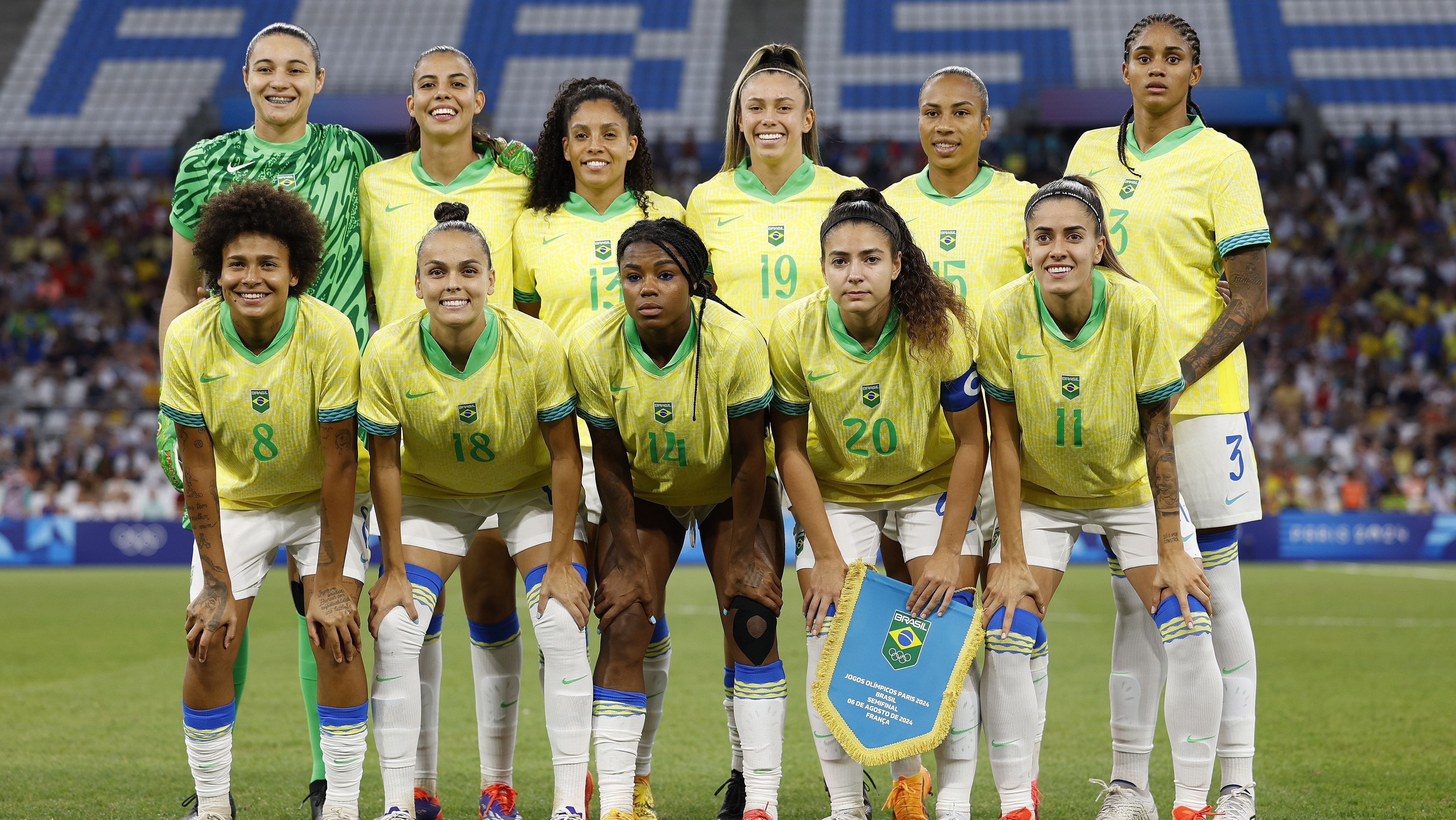 Seleção Brasileira de futebol feminino em jogo contra a Espanha