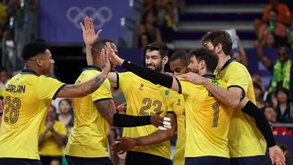 Seleção Brasileira de vôlei masculino em partida contra o Egito