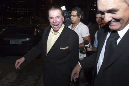 Silvio Santos, ao deixar a sede do Banco Big Pactual, na Avenida Faria Lima, em São Paulo, em 31/01/2011