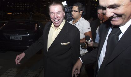 Silvio Santos, ao deixar a sede do Banco Big Pactual, na Avenida Faria Lima, em São Paulo, em 31/01/2011