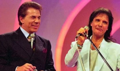 Roberto Carlos faz homenagem a Silvio Santos em show: "Meu querido amigo"
