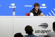 "Não fiz nada de errado", diz Sinner após testar positivo em exames antidoping