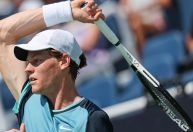 Tênis: Sinner é flagrado em exames antidoping e sofre punições