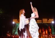 &quot;The Eras Tour&quot;: Taylor Swift encerra parte europeia com Florence Welch
