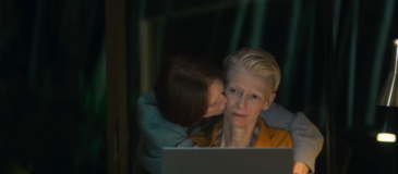 Julianne Moor e Tilda Swinton em &quot;O Quarto ao Lado&quot;