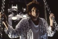 Ator diz que filmes de super-herói têm sucesso graças a Tim Burton: "Mudou tudo"