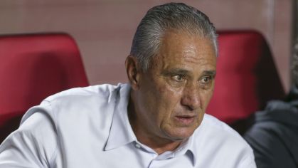 Tite foi xingado pela torcida do Flamengo em intervalo de jogo contra o Peñarol
