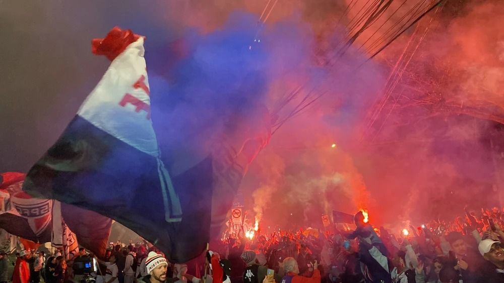 Torcida do São Paulo fez homenagem ao uruguaio Izquierdo