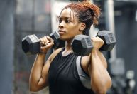 Comer menos diminui a performance no treino? Estudo responde