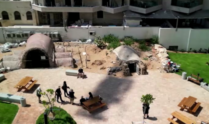 Tumbas da era romana com pinturas luxuosas são reveladas no sul de Israel