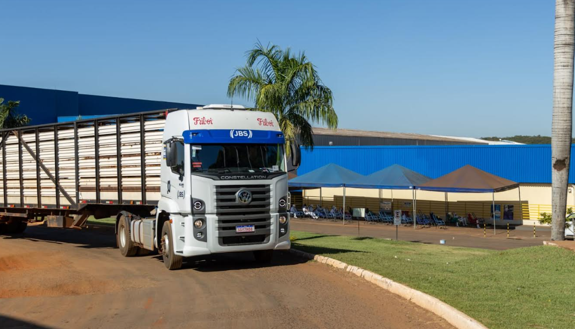 Caminhão JBS