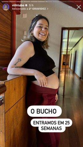 Viih Tube mostrou o tamanho do barrigão nesta quinta-feira (8) / Instagram/Viih Tube