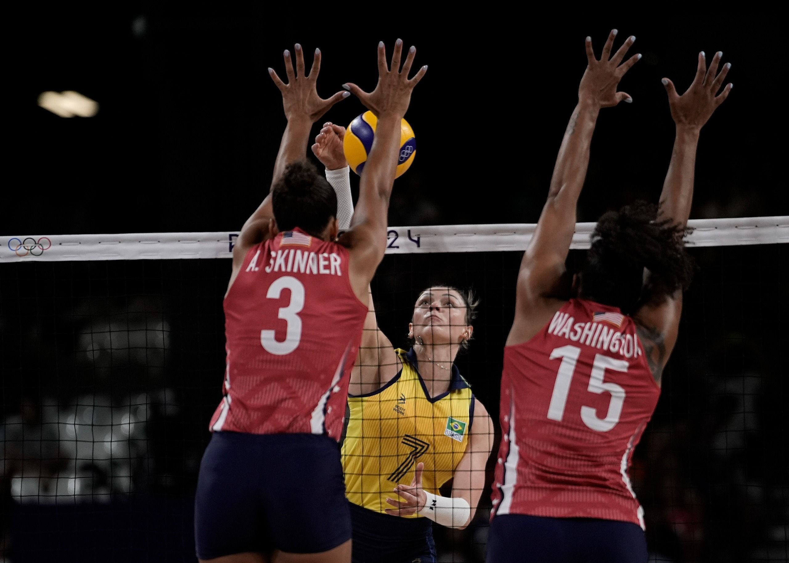 EUA vencem o Brasil na semifinal do vôlei feminino
