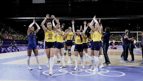 Seleção feminina de vôlei encara a República Dominicana nas quartas da Olimpíada