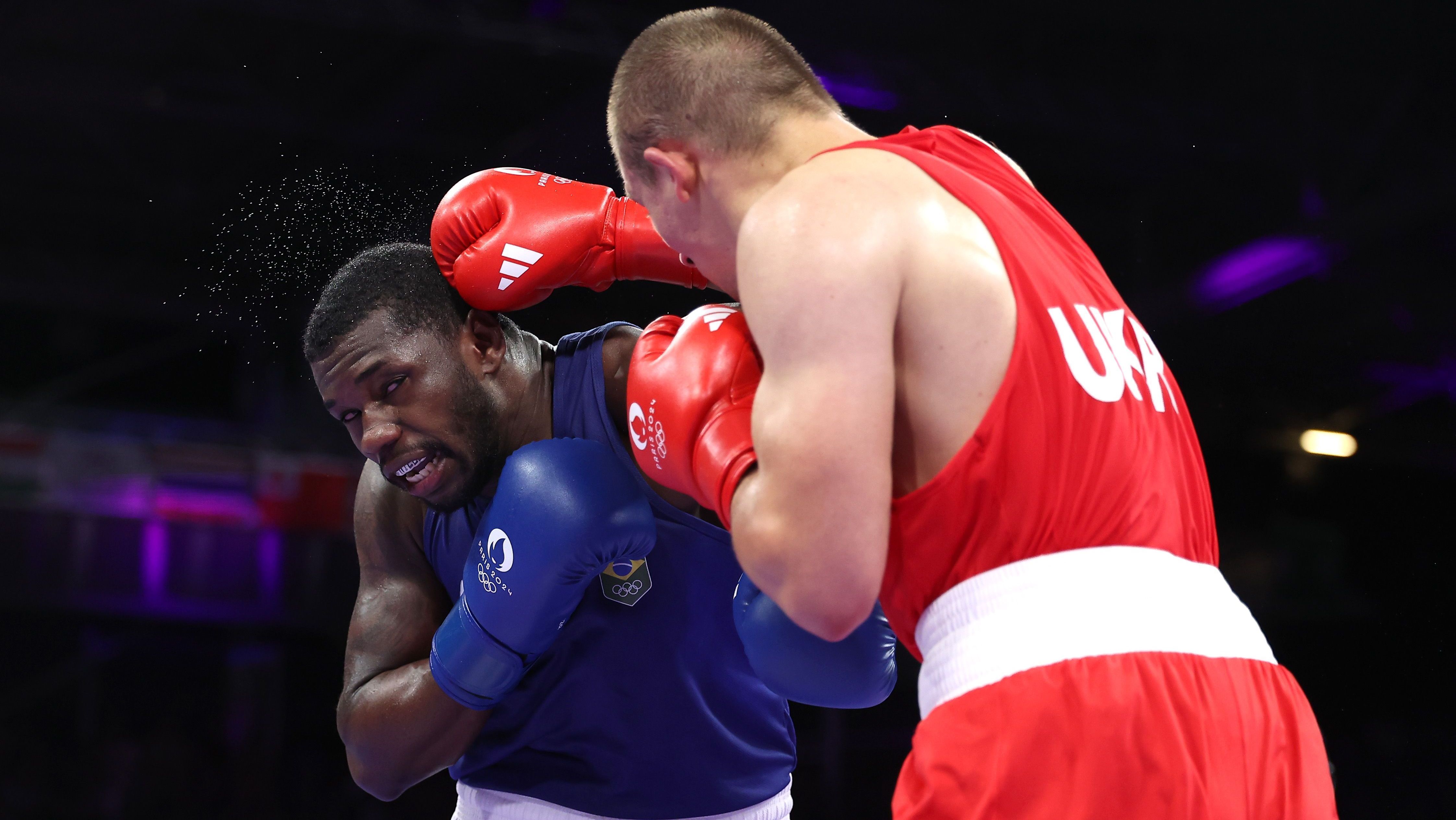 Wanderley Pereira "Holyfield" perde para o ucraniano Oleksandr Khyzhniak em Paris 2024