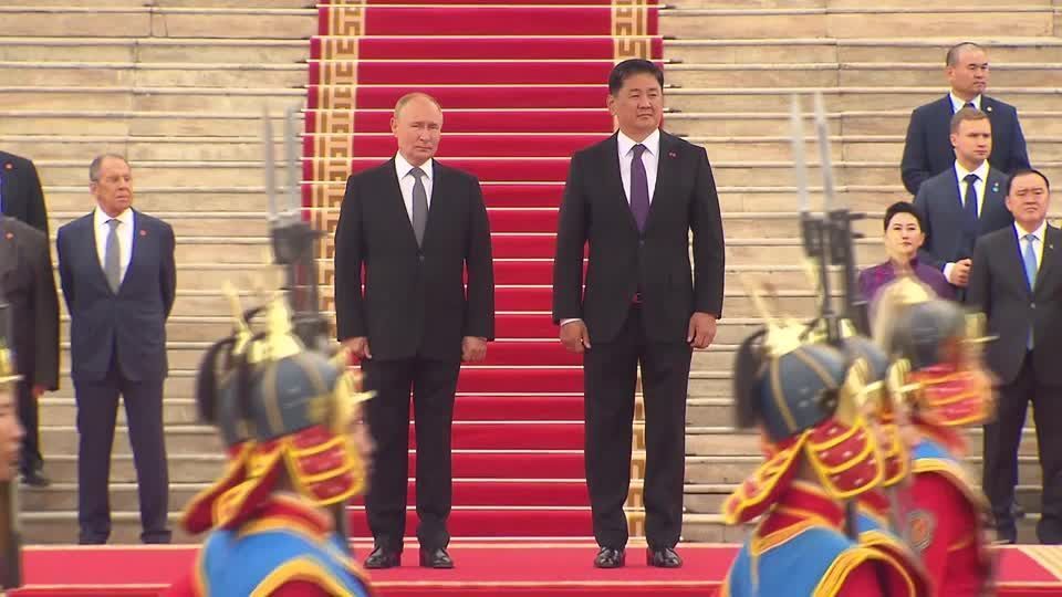 Putin arrives for talks with Mongolian counterpart Ukhnaagiin Khürelsükh