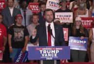Vance defende desempenho de Trump em debate