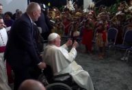 Povos indígenas recebem o Papa Francisco em Papua Nova Guiné
