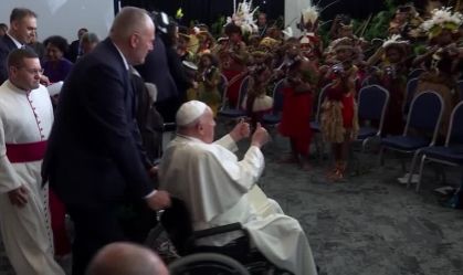 Povos indígenas recebem o Papa Francisco em Papua Nova Guiné