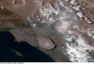 Incêndios florestais atingem a Califórnia; veja formação de nuvens de fumaça