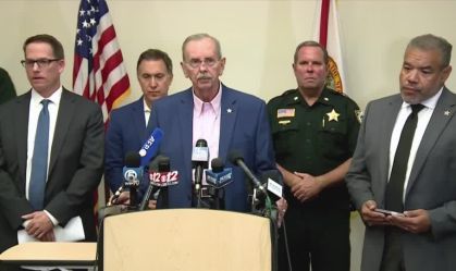 Trump estava a cerca de 400 metros de distância do atirador, diz polícia