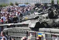 Em Rostov, russos se aglomeram para ver tanques ocidentais capturados na Ucrânia