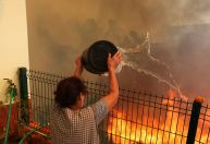 Pelo menos 7 pessoas morrem após incêndios florestais atingirem Portugal