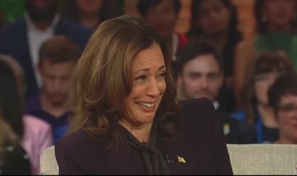 Kamala Harris diz que qualquer intruso em sua casa "levaria um tiro"