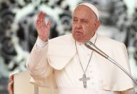 Papa Francisco chama ataques aéreos ao Líbano de "inaceitáveis"