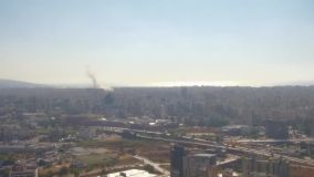 Fumaça sobe acima do horizonte de Beirute, capital do Líbano