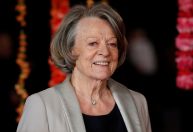 Maggie Smith recebe homenagens de famosos nas redes: "Força brilhante"