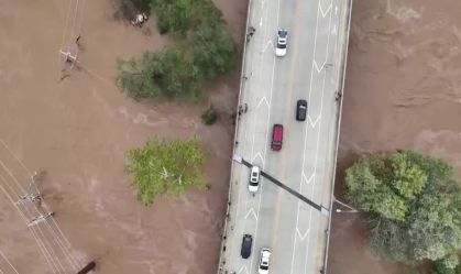 Furacão Helene deixa mulher grávida "completamente ilhada" na Carolina do Norte