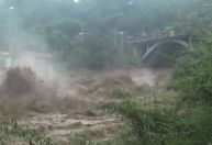 Inundações devastam o Nepal e matam quase 200 pessoas; veja vídeo