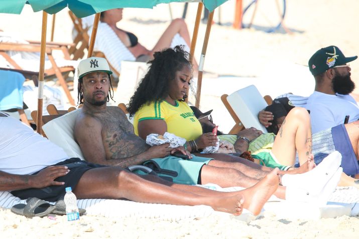 21 Savage, atração do primeiro dia de Rock in Rio, curte a praia de Ipanema. • JC Pereira/ AGNEWS