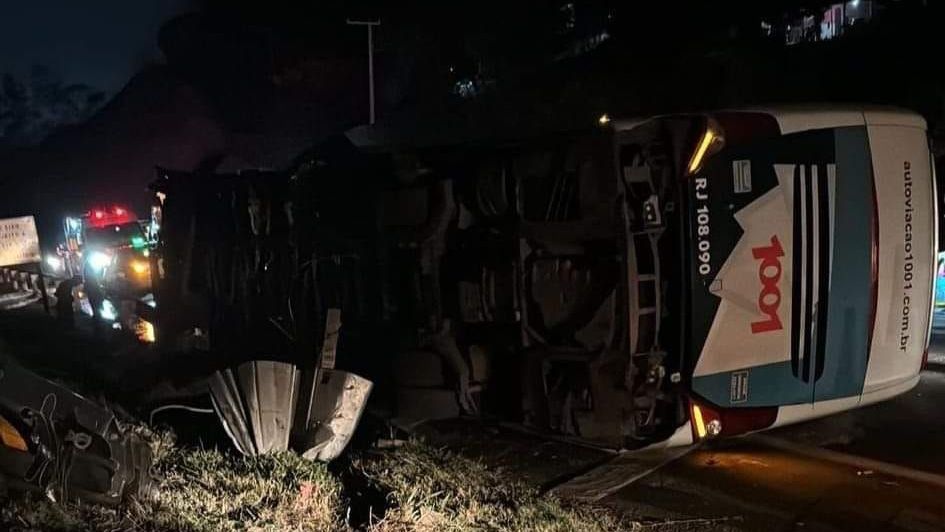 Acidente ocorreu por volta das 21h50 na rodovia Presidente Dutra, em Seropédica (RJ)