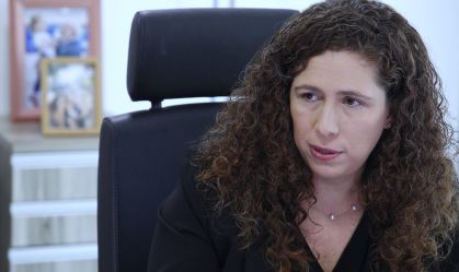 Esther Dweck assume interinamente o Ministério dos Direitos Humanos no lugar de Silvio Almeida