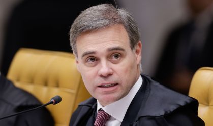 Mendonça sinaliza divergência e defende STF autocontido em ação sobre redes