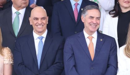 Os ministros do STF Alexandre de Moraes e Luís Roberto Barroso