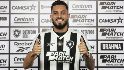 Alex Telles foi apresentado no Botafogo na tarde desta terça-feira (10)